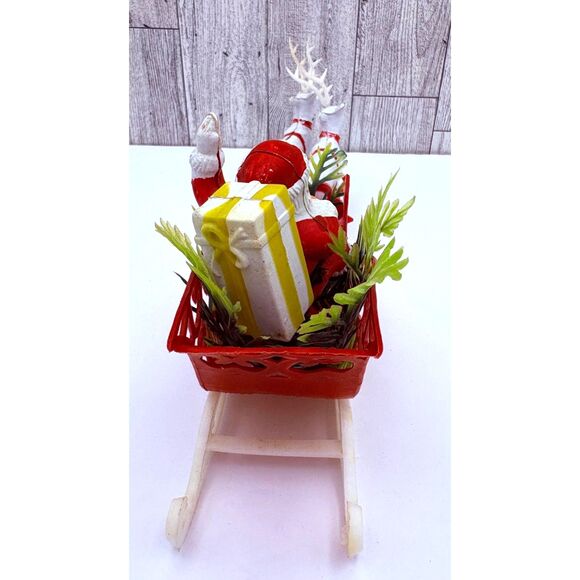 Vintage 1950s Tabletop Santa Reindeer Sleigh Plastic Christmas MCM - Picture 2 of 6
